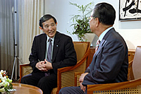 左 仁坂知事 右 島社長