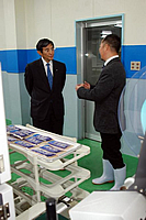 加工工場にて