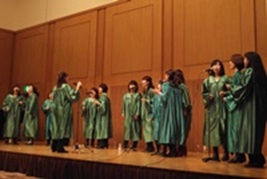 ゴスペルグループによる合唱の写真