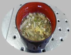 モズクのサンラータン風スープ