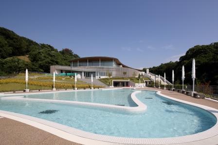 秋葉山公園県民水泳場の写真