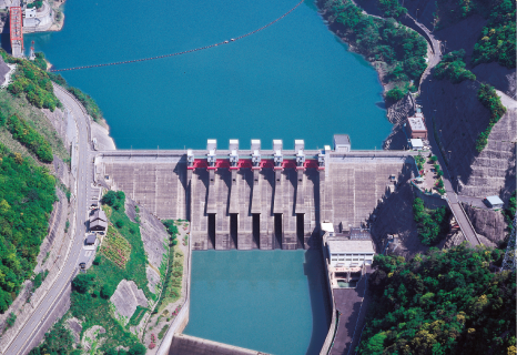 椿山ダムの上空写真