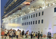 大型クルーズ客船の画像