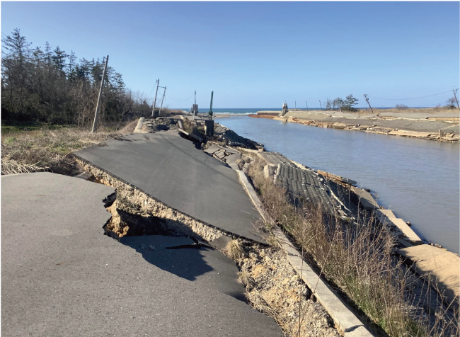 能登半島地震で寸断された道路
