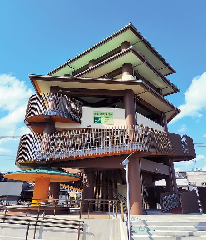 写真:津波避難タワー(那智勝浦町)
