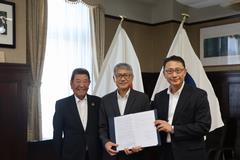 加賀エアロシステム株式会社との協定締結式
