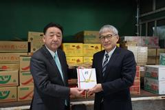 和歌山市青果仲卸業協同組合からの青果物の寄贈