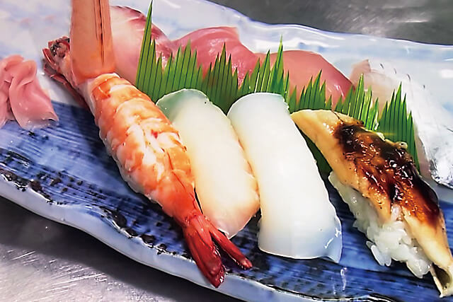 摘果みかんを使った鮨酢で味付けされた握り寿司