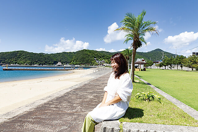 源口さんとすさみ町の美しい海辺