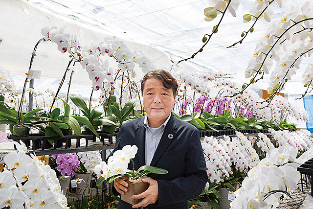 胡蝶蘭PREMIUMシリーズについて語る佐原さん