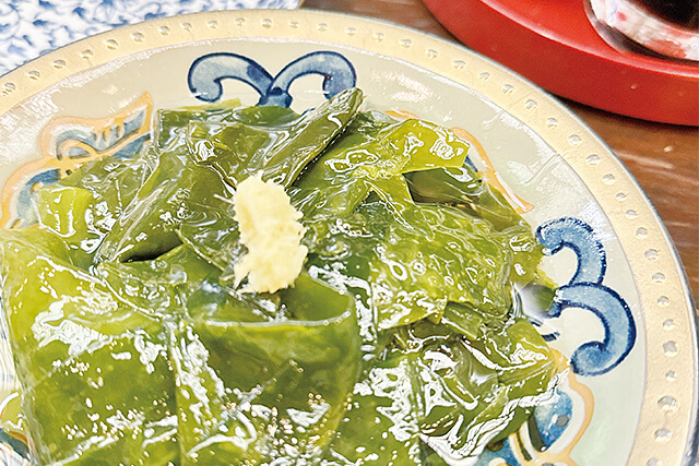 あっさりとしながら食べ応えがあるヒロメの酢の物