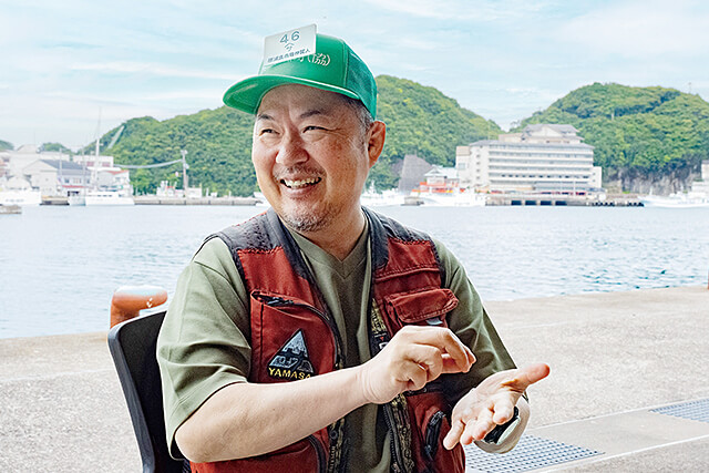 延縄漁法について語るヤマサ𦚰口水産の𦚰口社長
