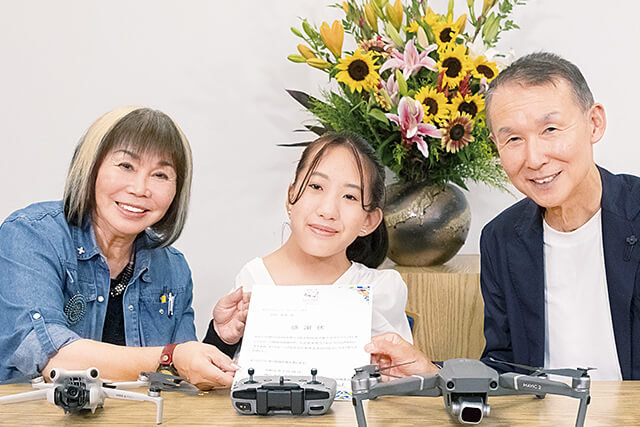 知事対談のイメージ。竹中ナミ氏と宮﨑美侑氏と和歌山知事