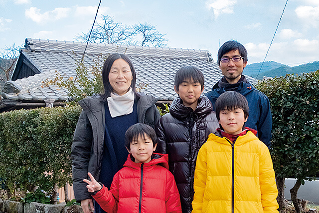 「Wakayama移住定住ヒストリー」のイメージ。西牟婁森林組合勤務 久保田 遊己さん 由子さん