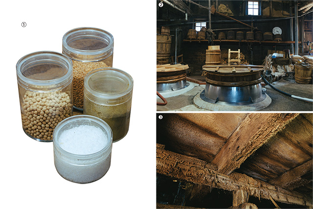 醤油の材料　和釜で炊き上げ　壁や天井にはふわふわと層になった「蔵酵母」