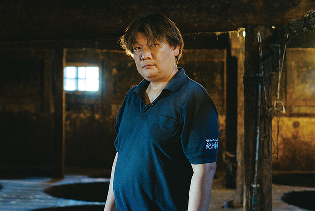 「菌は生物で、醤油も生のもの。生と向き合い、蔵を守っていくことが職人の仕事」と加納さん。