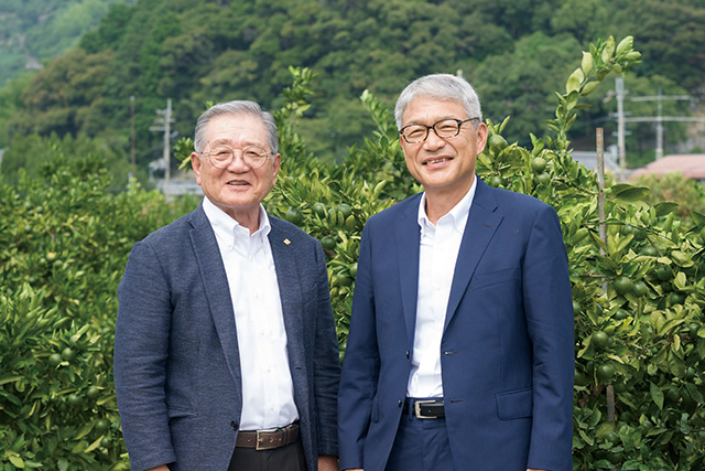 知事対談のイメージ。秋竹新吾氏と和歌山知事