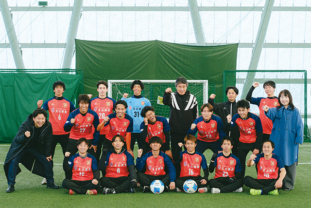 「well-being 和歌山」のイメージ。南紀オレンジサンライズFCのメンバー