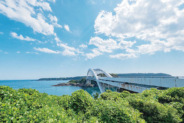 本州最南端の地・串本町と紀伊大島をつなぐ“くしもと大橋”