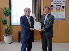 二之湯大臣と仁坂知事の写真