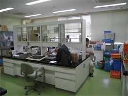 生物実験室の写真1