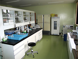 化学分析室の写真2