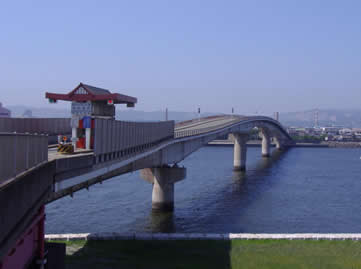 紀の川河口大橋有料道路の写真