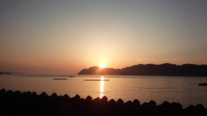 大島の朝日の写真