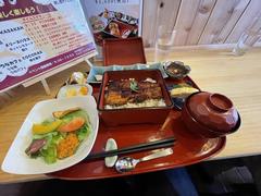 うなカフェ555