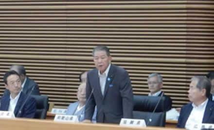 総会に参加する浅井議長の画像