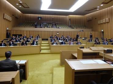 奈良県議会議場での全体会議の画像
