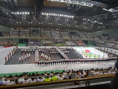 総合開会式演舞の様子の画像