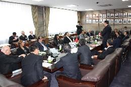 トルコ共和国からメルシン県知事・市長等訪問団が県議会を表敬訪問1の画像