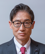 尾﨑太郎議員の顔写真