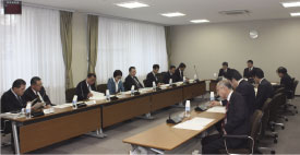 条例案検討会委員 写真