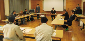 農林水産委員会 会議風景
