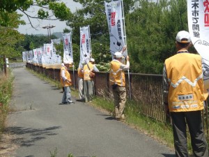 通路へののぼりの設置